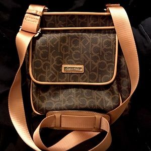 Calvin Klein Signature crossbody bag